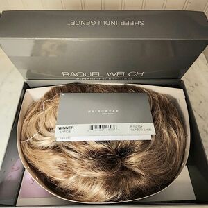 Raquel Welch Wig -Winner- sz Large in Glazed Sand + R1621S
